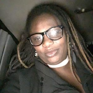 Meet your Posher, Monique